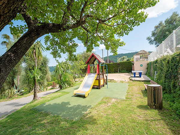 Camping Les Gorges du Loup-Jeux enfants