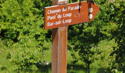 Chemin-du-Paradis-de-Bar-sur-Loup-Gourdon