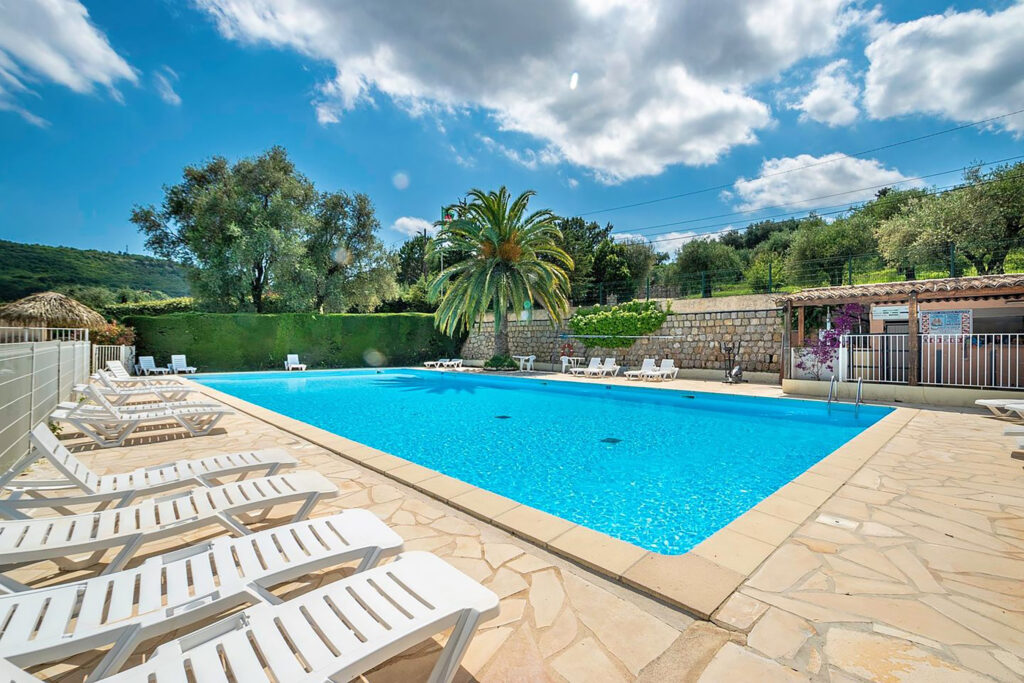 Camping Les Gorges du Loup - Piscine chauffee